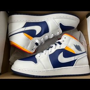 Air Jordan 1 Mid ‘White Deep Royal Blue’